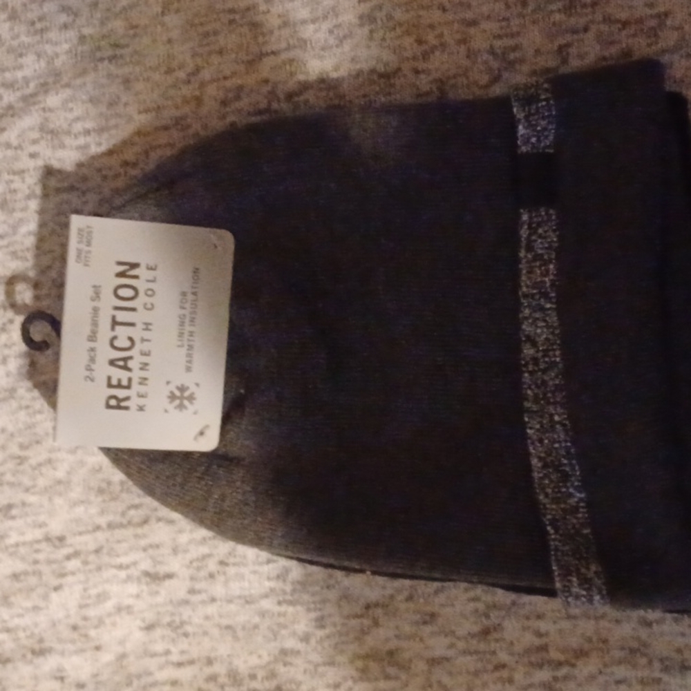 Kenneth Cole Beanie Set